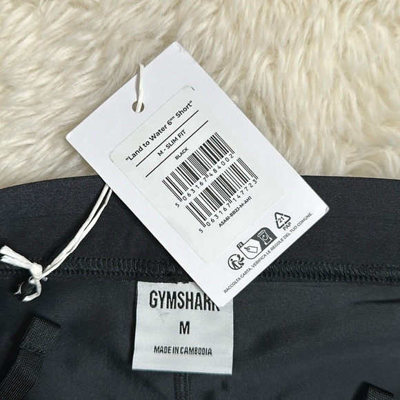 Gymshark land to water shorts - Picture 7 of 8